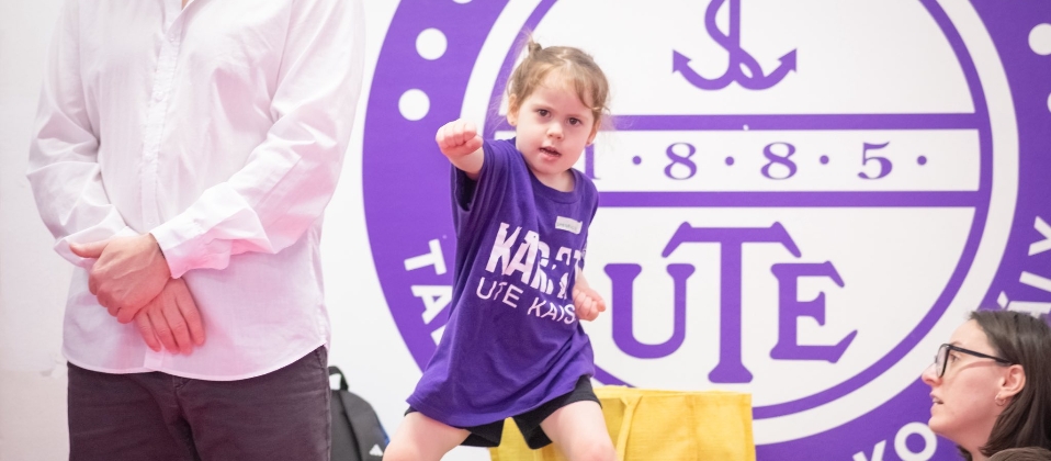 FANTASZTIKUS HANGULAT AZ UTE KARATE VETÉLKEDŐN